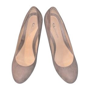 ⚡️ 3 for $30 ⚡️ CL by Laundry Nanette Taupe Faux Suede Heels
